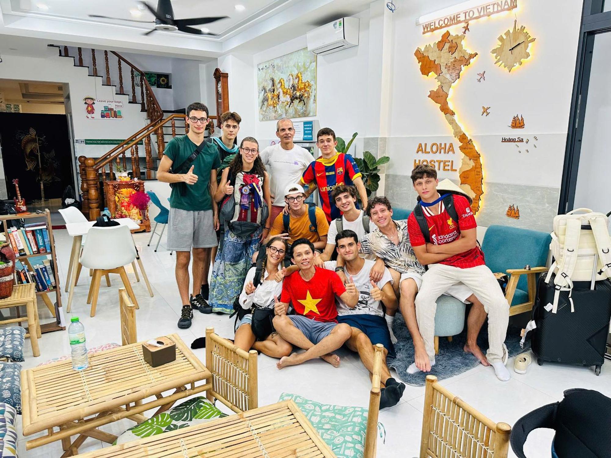 Aloha Saigon Premium Hostel By Local Travel Experts - Newly Opened, Less-Touristy Location, Spacious Rooms, Glass Shower Bathroom, Free Breakfast & Walking Tour Ho-Chi-Minh-Stadt Exterior foto