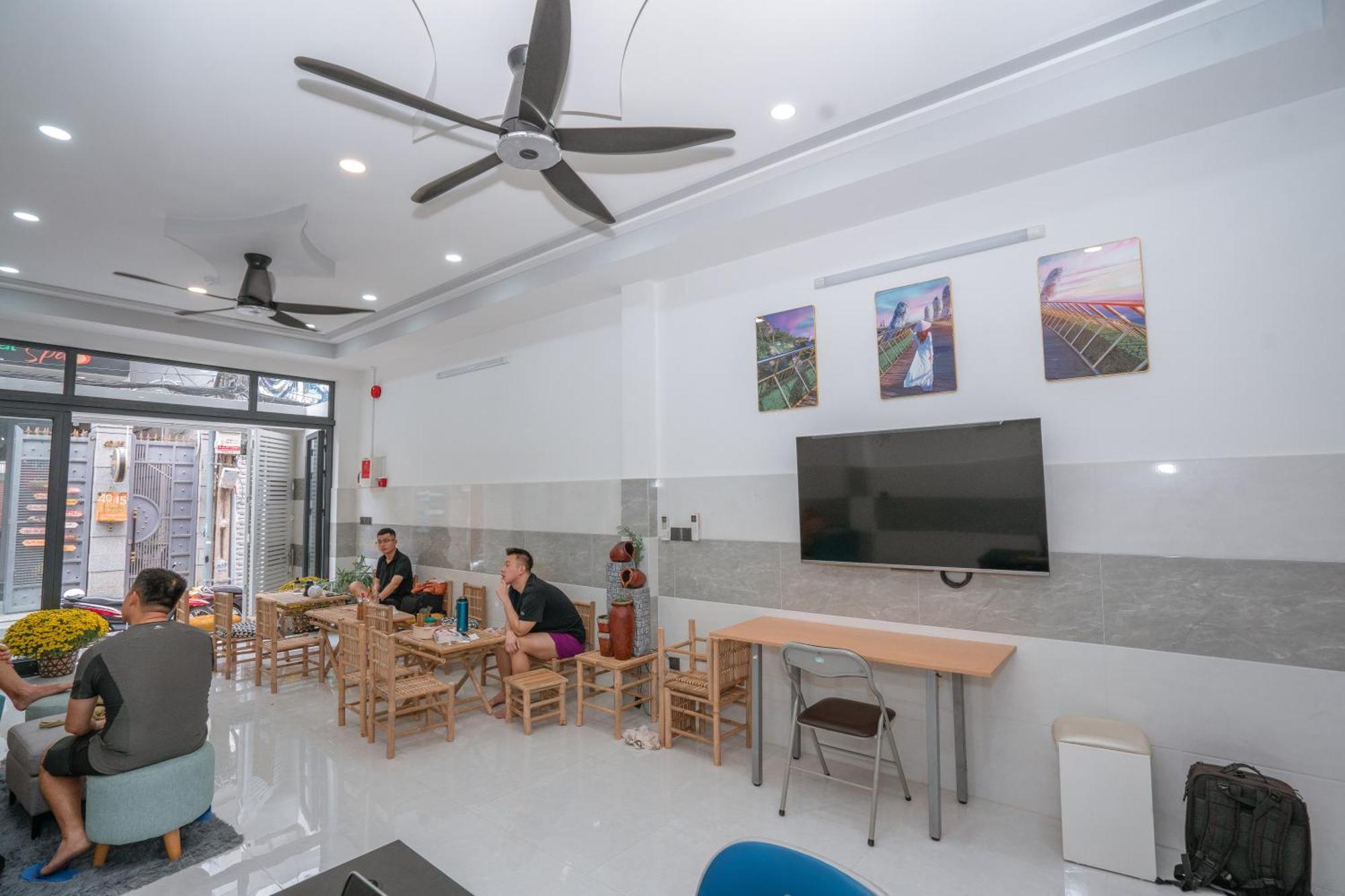 Aloha Saigon Premium Hostel By Local Travel Experts - Newly Opened, Less-Touristy Location, Spacious Rooms, Glass Shower Bathroom, Free Breakfast & Walking Tour Ho-Chi-Minh-Stadt Exterior foto