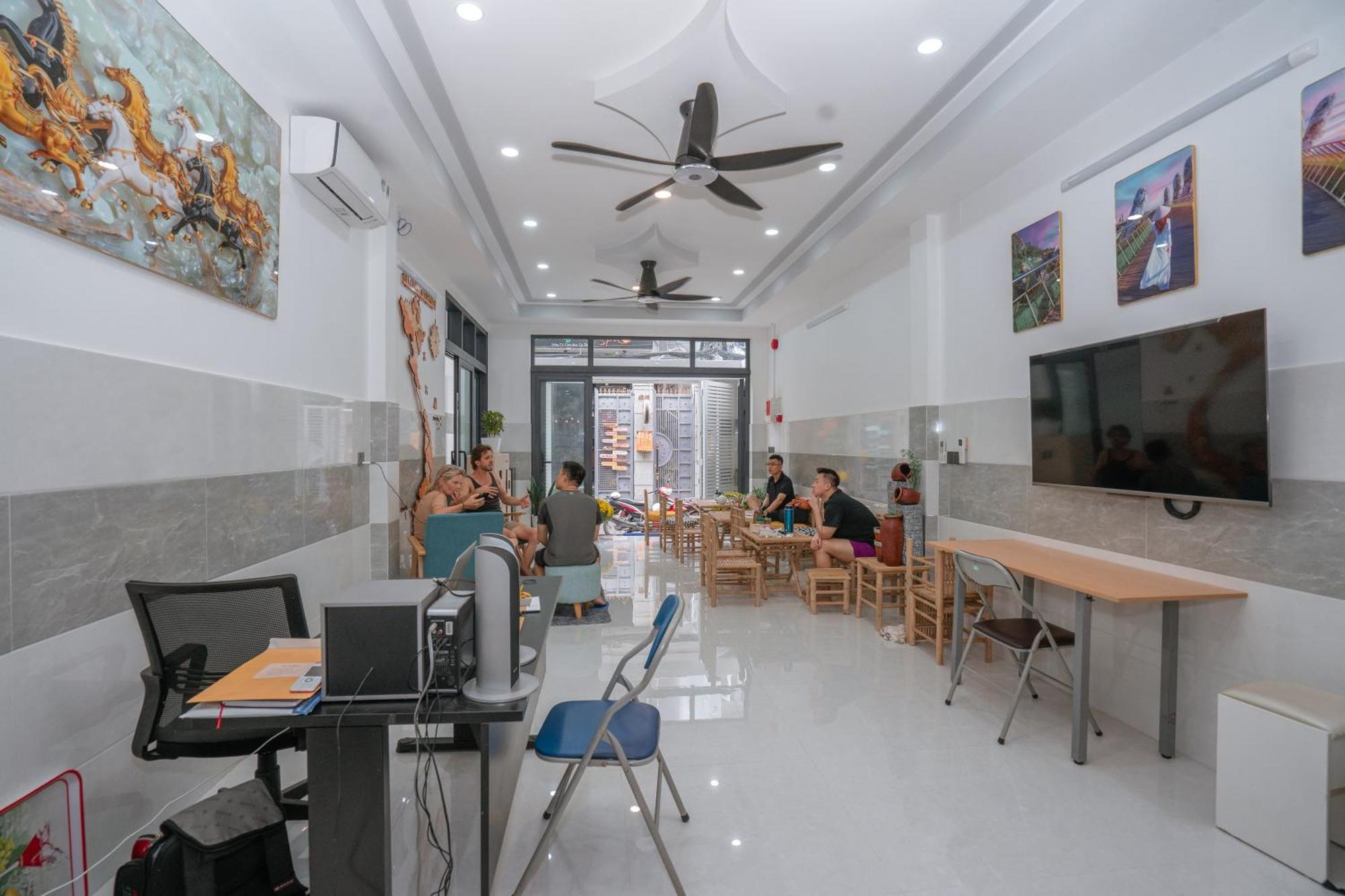 Aloha Saigon Premium Hostel By Local Travel Experts - Newly Opened, Less-Touristy Location, Spacious Rooms, Glass Shower Bathroom, Free Breakfast & Walking Tour Ho-Chi-Minh-Stadt Exterior foto