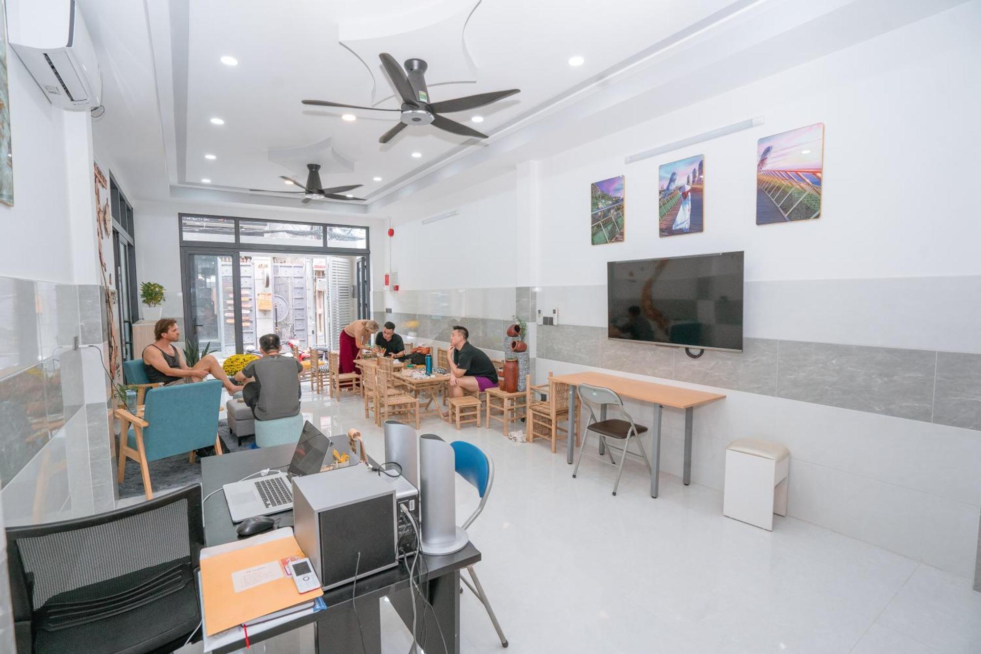 Aloha Saigon Premium Hostel By Local Travel Experts - Newly Opened, Less-Touristy Location, Spacious Rooms, Glass Shower Bathroom, Free Breakfast & Walking Tour Ho-Chi-Minh-Stadt Exterior foto